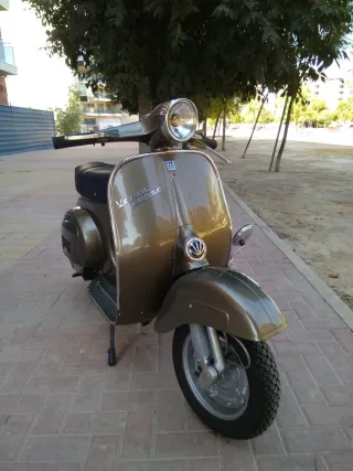 Vespa Super 75cc