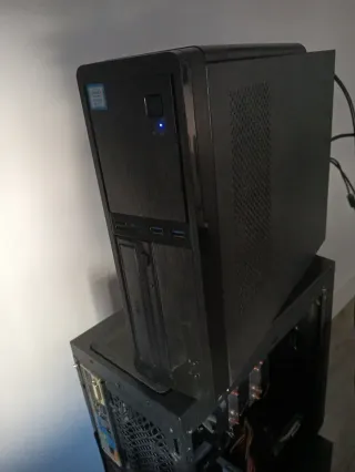 PC Intel i3 8a Gen 16GB RAM 240GB SSD