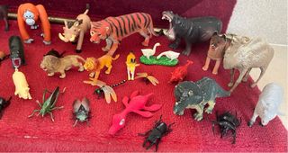Conjunto mais de 40 figuras de Animais de Brincar