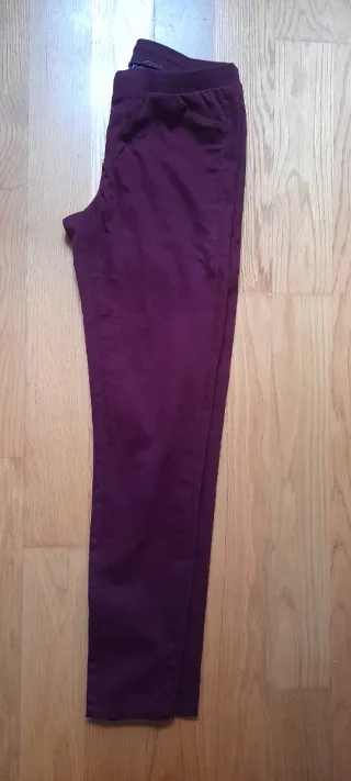 Pantalón pitillo morado chica