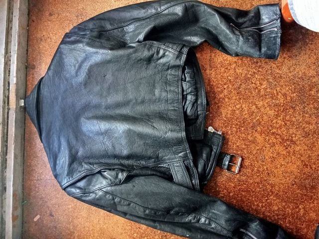 Chaqueta de cuero negra