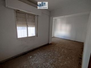 Piso en venta en Linares
