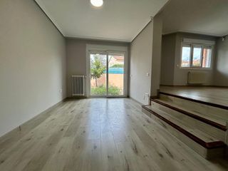 Casa adosada en venta en Lastrilla (La)