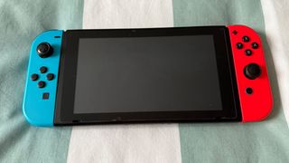 Nintendo Switch Azul/Rojo + Accesorios