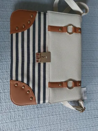 Bolso cartera beige y azul