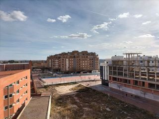 Piso en alquiler en Hermanos Falcó - Sepulcro Bolera en Albacete