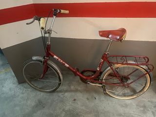 Bicicleta antigua roja