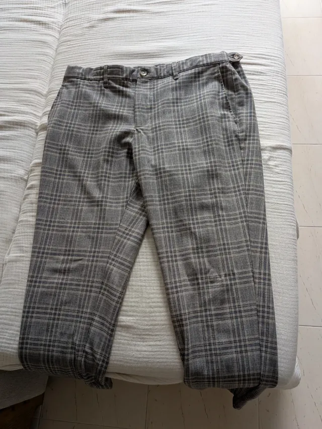 Pantalón Zara cuadros gris Talla 46