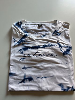 Camiseta Estampada Azul y Blanca