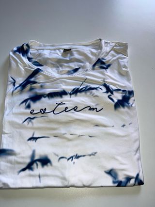 Camiseta Estampada Azul y Blanca