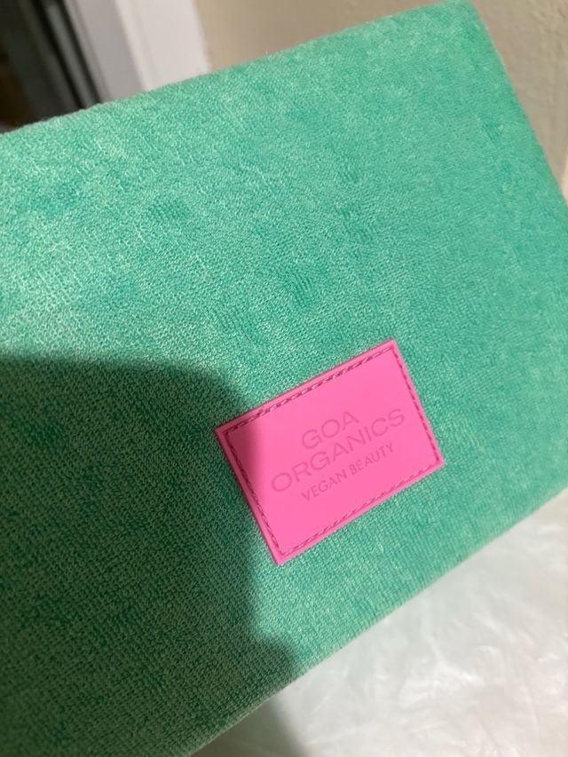 Neceser Goa Organics verde y rosa