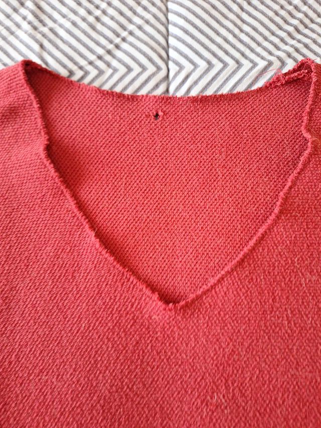 Jersey mujer cuello pico rojo burdeos