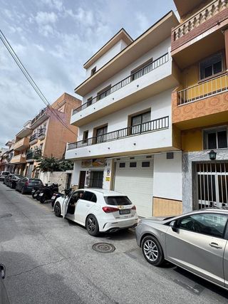 Edificio en venta en Las Lagunas en Mijas