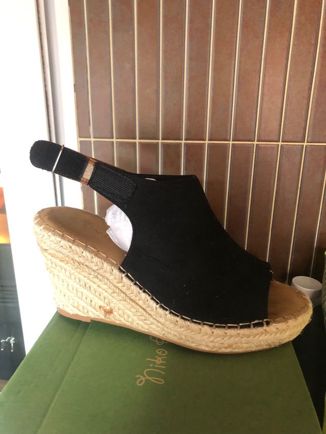 SANDALIAS CUÑA ESPARTO NEGRAS. NUEVAS A ESTRENAR