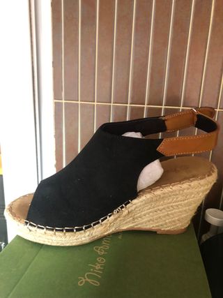SANDALIAS CUÑA ESPARTO NEGRAS. NUEVAS A ESTRENAR