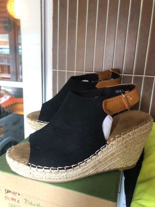 SANDALIAS CUÑA ESPARTO NEGRAS. NUEVAS A ESTRENAR