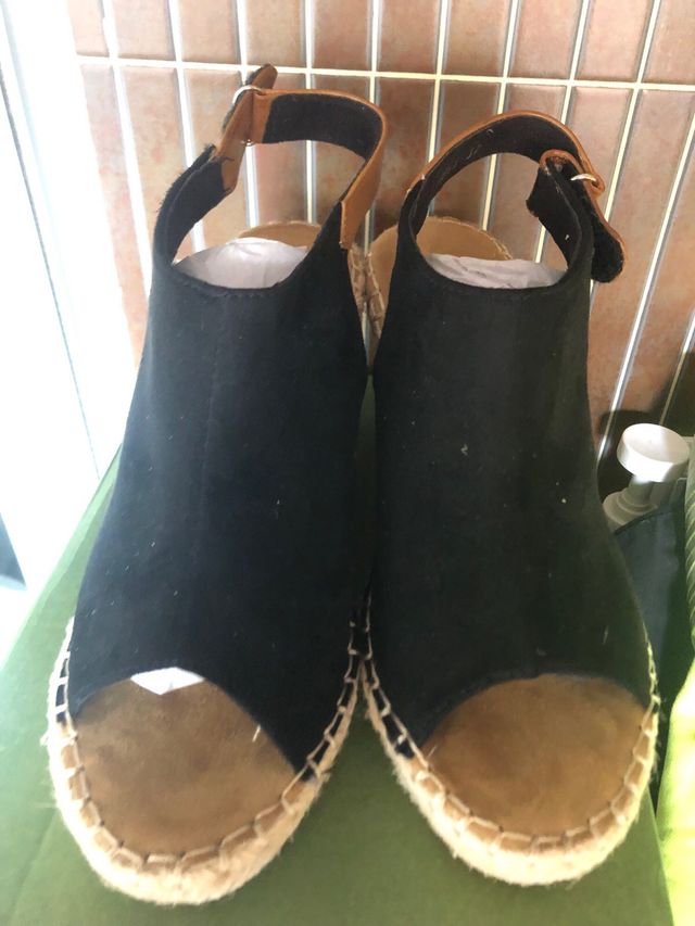 SANDALIAS CUÑA ESPARTO NEGRAS. NUEVAS A ESTRENAR