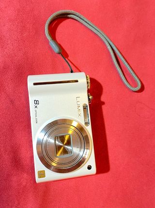 Cámara Panasonic Lumix 12MP Zoom 8x Leica