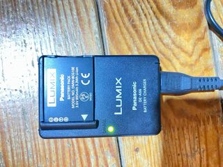 Cámara Panasonic Lumix 12MP Zoom 8x Leica