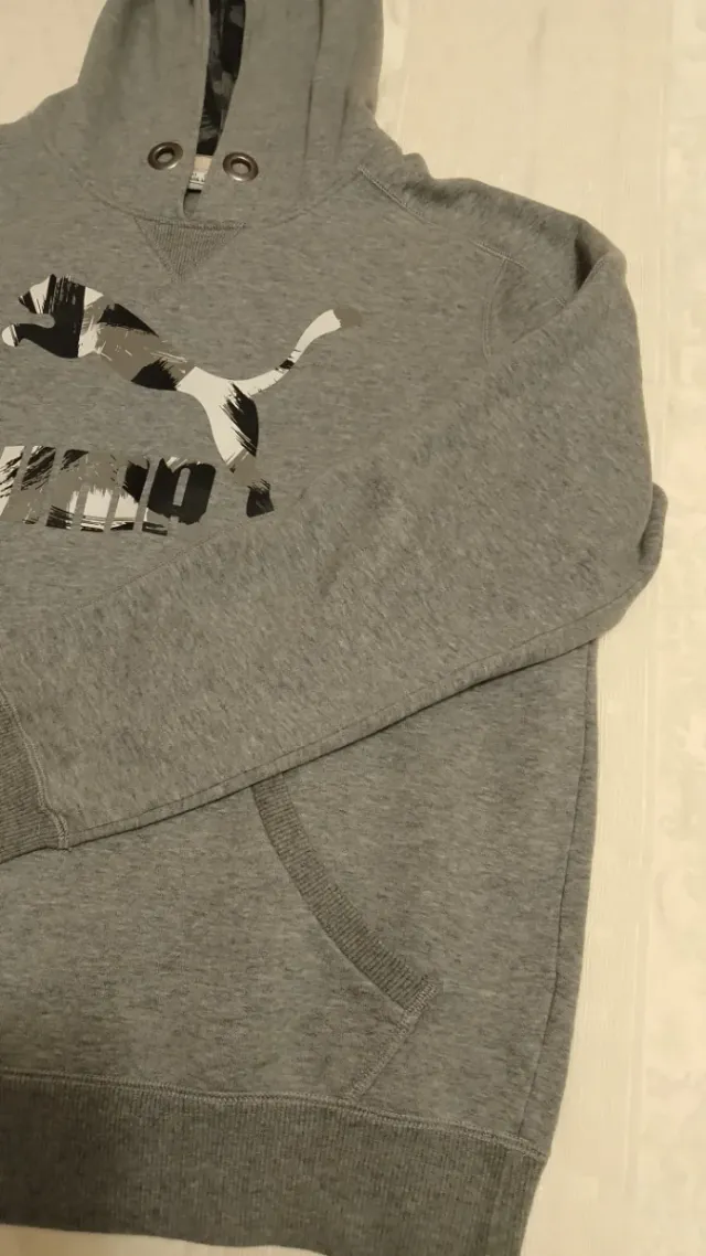 Felpa Puma Grigia con Logo Multicolor