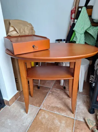 Mesita auxiliar de madera