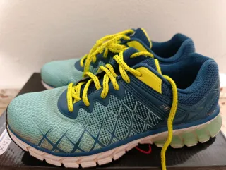 Zapatillas deportivas Fila Teal y Amarillo