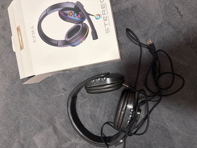 CUFFIE DA GIOCO NUOVE E INUTILIZZATE*