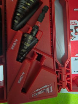 Milwaukee Set 2 Frese Gradino 4-30 4-20