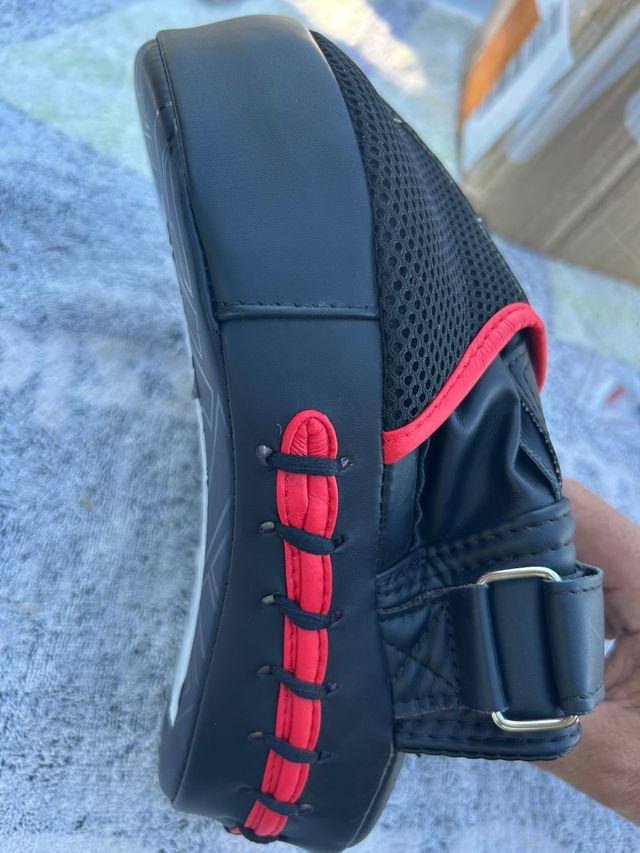 Almohadilla de boxeo GINGPAI Semi Leather