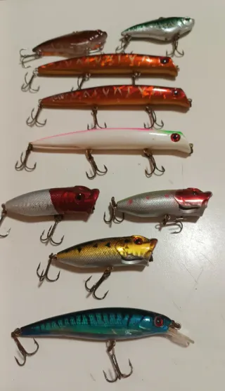 Lote de 9 señuelos de pesca variados