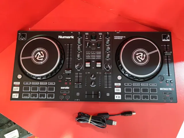 BLACK FRIDAY!!!Numark Mixtrack Pro FX Controlador