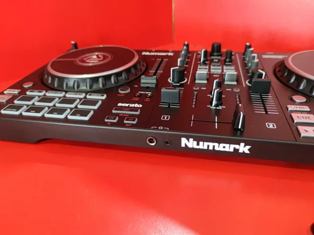 BLACK FRIDAY!!!Numark Mixtrack Pro FX Controlador