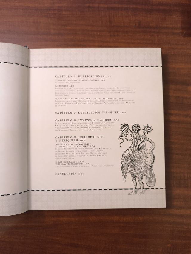 EL GRAN LIBRO DE LOS ARTEFACTOS DE HARRY POTTER...