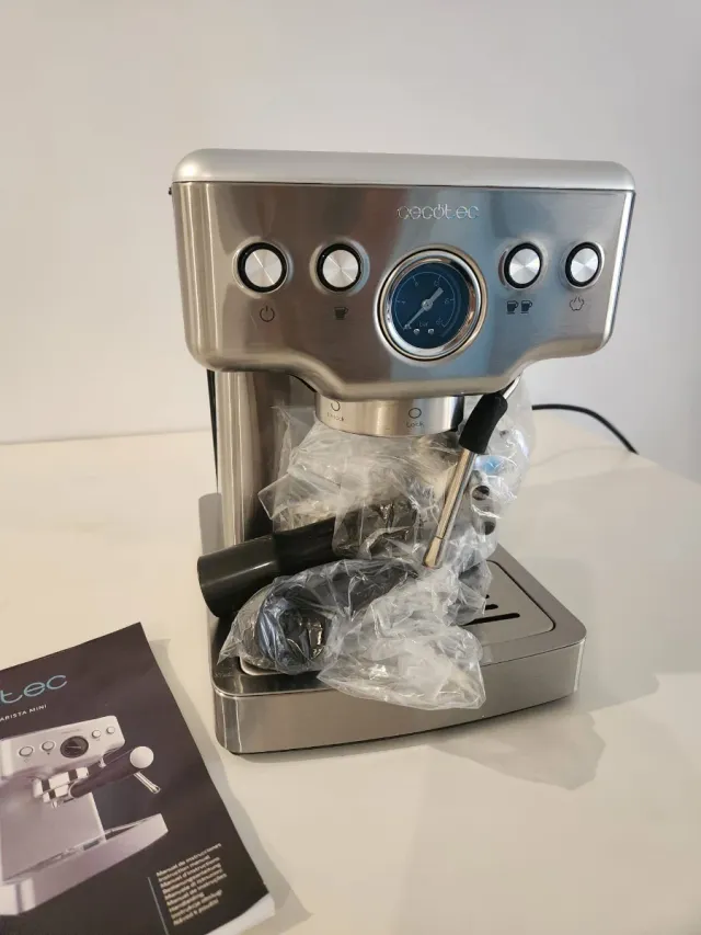 Cafetera Cecotec Power Espresso 20 Bar Sin usar.