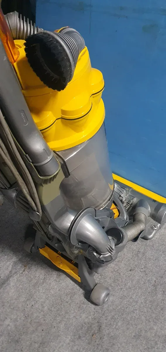 Aspirapolvere Dyson DC15