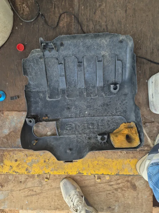 Tapa motor Peugeot HDI 16V