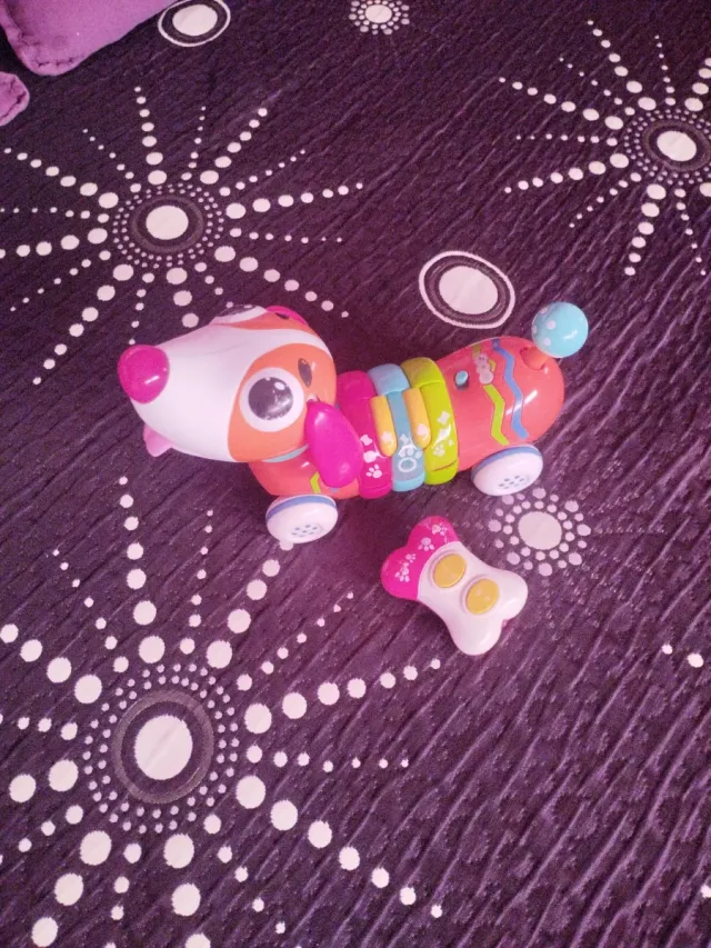 Juguete perro interactivo y hueso