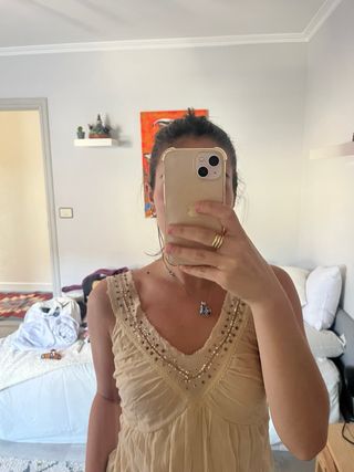 Blusa beige con brillantes