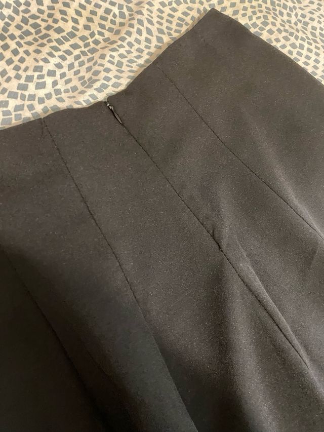 Falda de vuelo negra