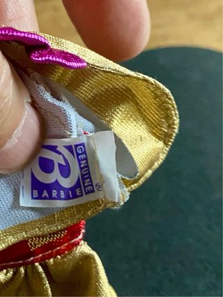 Chi mi aiuta? Bolerino Barbie anni ‘80/‘90