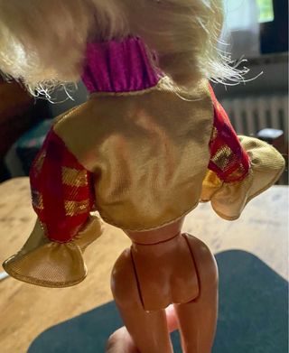 Chi mi aiuta? Bolerino Barbie anni ‘80/‘90