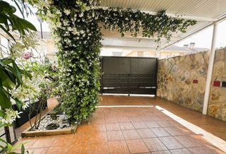 Casa adosada en venta en Loeches