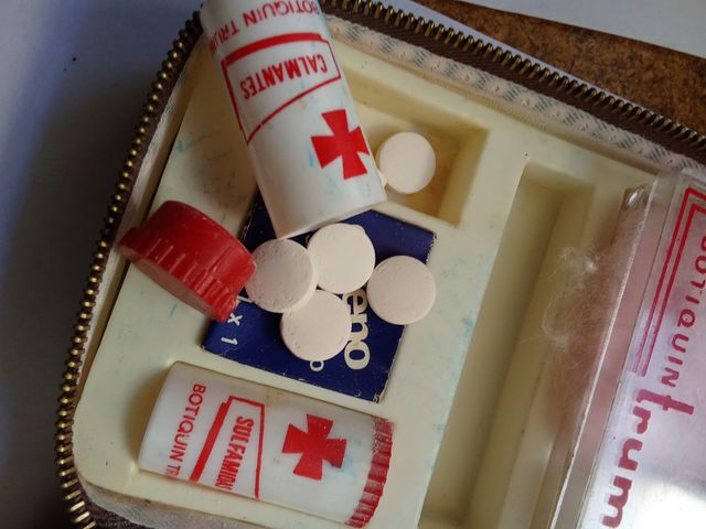 Antiguo botiquin de viaje Trumm