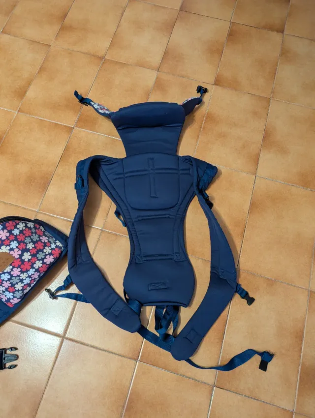 Portabebés ergonómico floral
