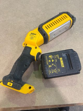 Linterna LED DeWalt XR 18V
