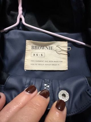 Parka azul marino Brownie Usada 2 Veces
