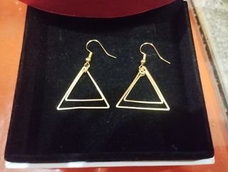 Pendientes Triángulo Doble Dorado