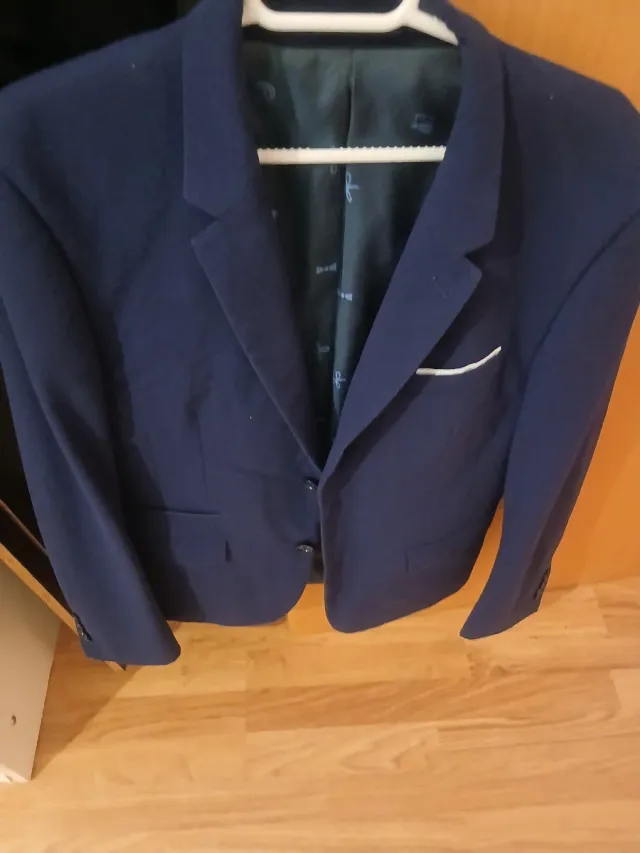 Traje chaqueta azul como nuevo y zapatos