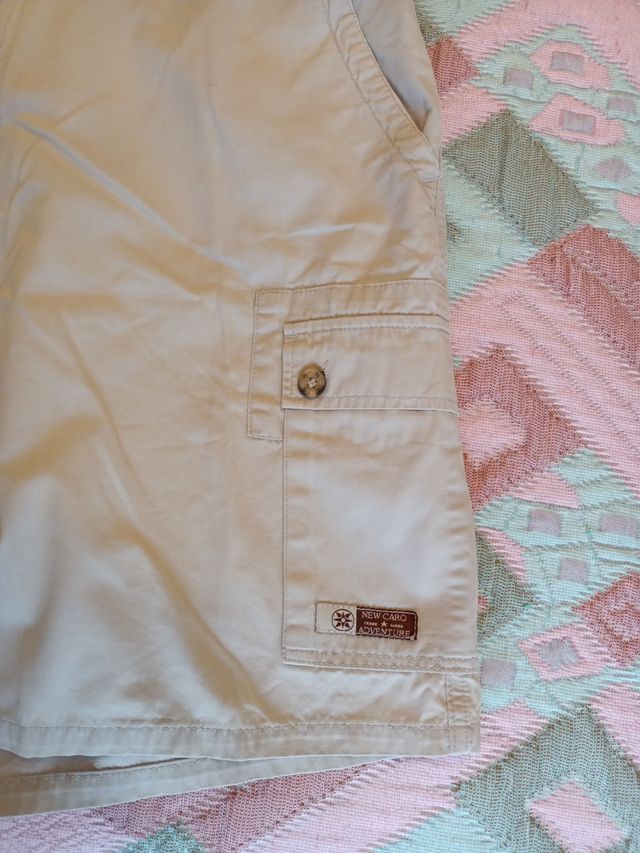 Pantalón corto cargo beige hombre