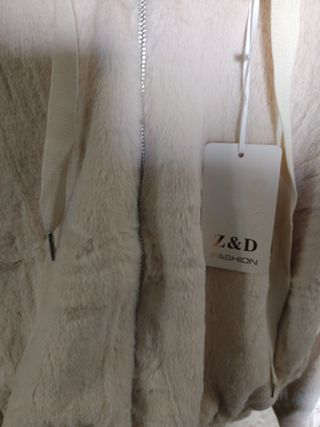Abrigo pelito beige sin estrenar talla única